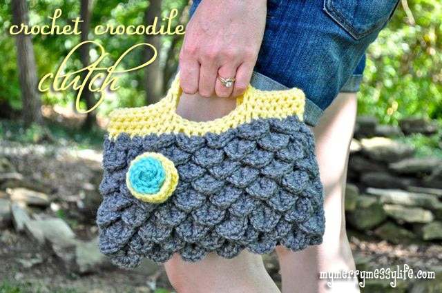 Free Crochet Crocodile Stitch Clutch Purse Pattern with a full photo tutorial
