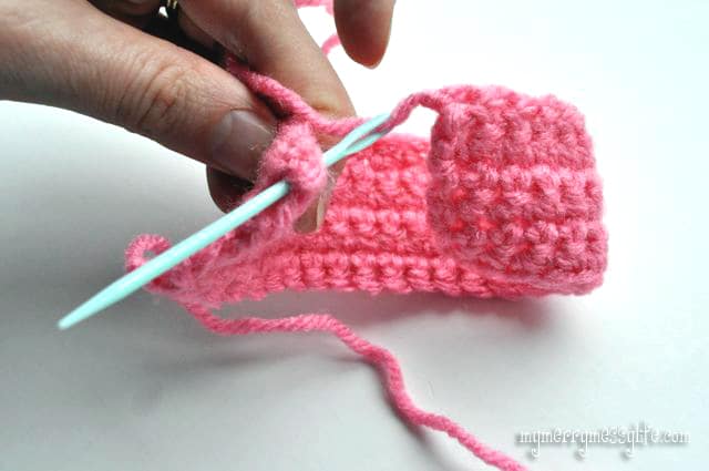 Crochet Bow Tutorial - Sew the ends together