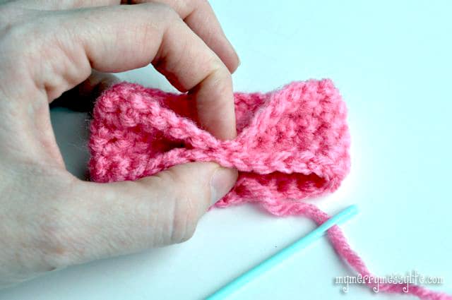 Crochet Bow Tutorial - Pinch the front piece together in the middle