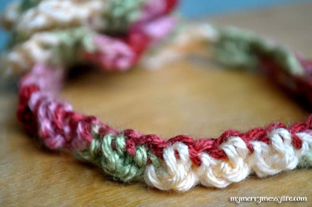 Pucker Stitch Flower Headband - A Free Crochet Pattern in All Sizes