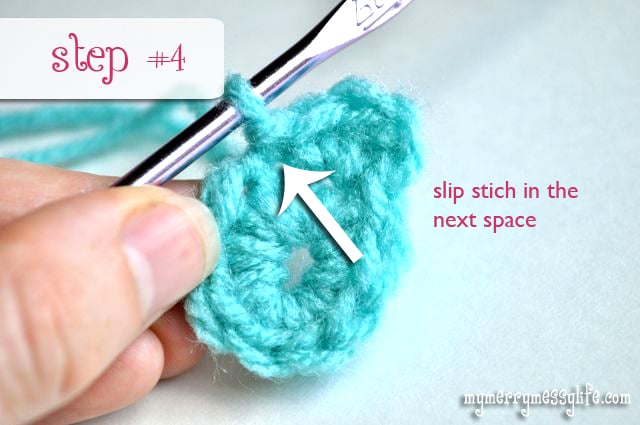 Free Crochet Pattern for an Easy, Tiny Flower - Step #4