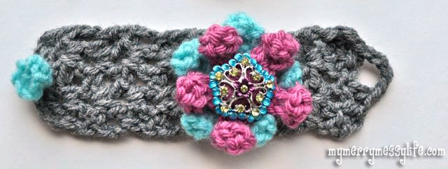 Crochet V-Stitch Bracelet Cuff - Free Pattern