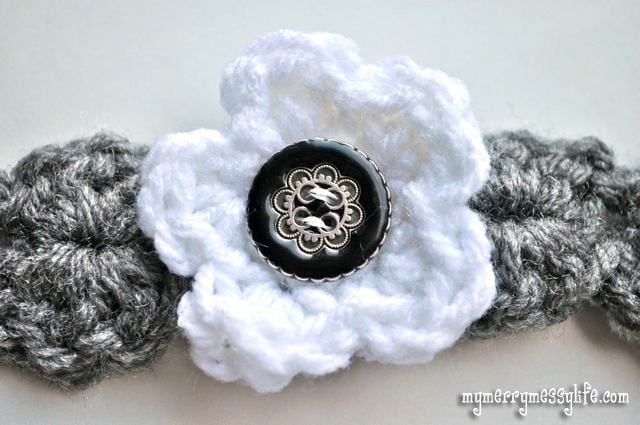 Crochet Bracelet Free Pattern with a Button