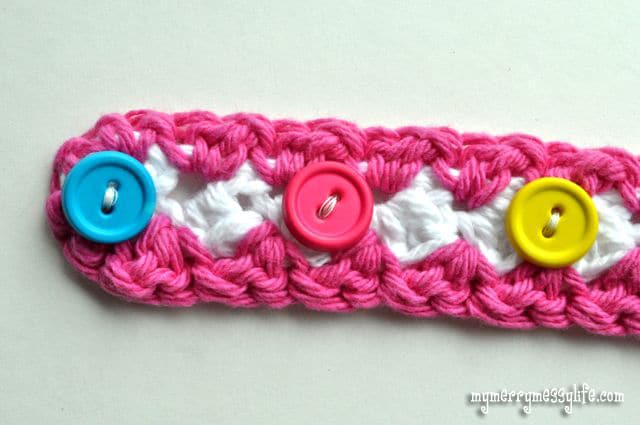 Button placement on a crochet baby headband pattern
