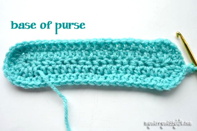 Crochet Seed Stitch Purse - base