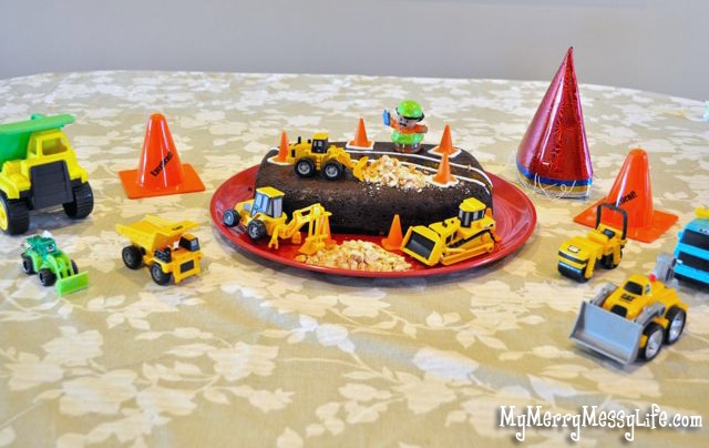 Easy Construction Birthday Cake and Party