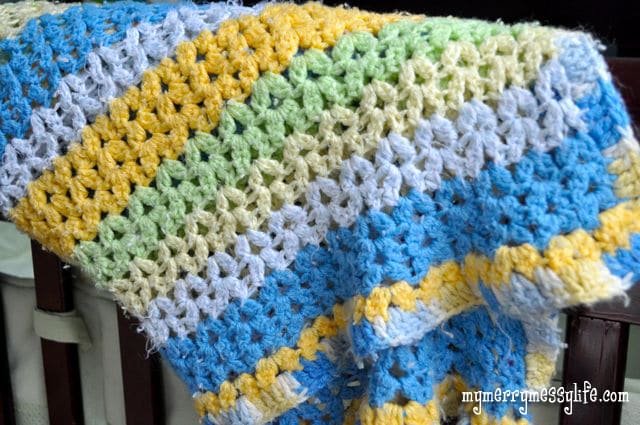 Free Crochet Cluster V-Stitch Baby Blanket for Beginners
