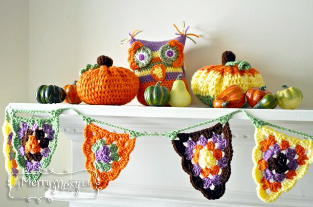 Crochet Mantel with Owl, Pumpkins and Bunting patterns