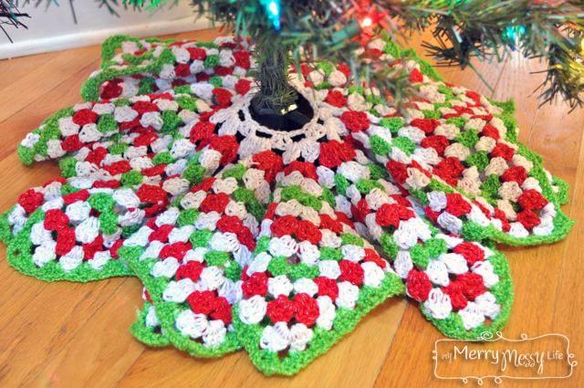Crochet Christmas Tree Skirt Pattern - Granny Stitch Star