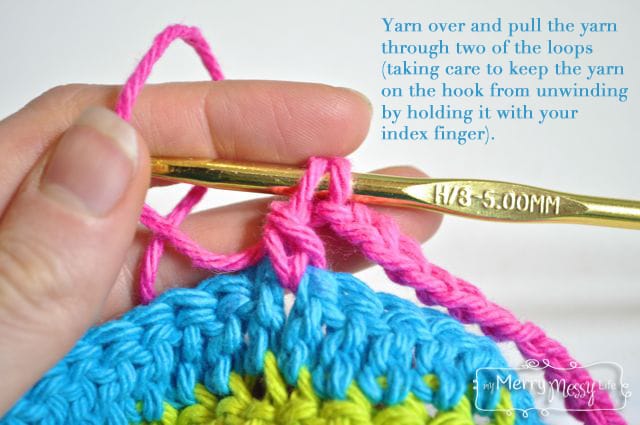 Crochet Valentine's Day Bunting - step 4 photo tutorial