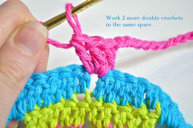 Crochet Valentine's Day Bunting - step 6 photo tutorial