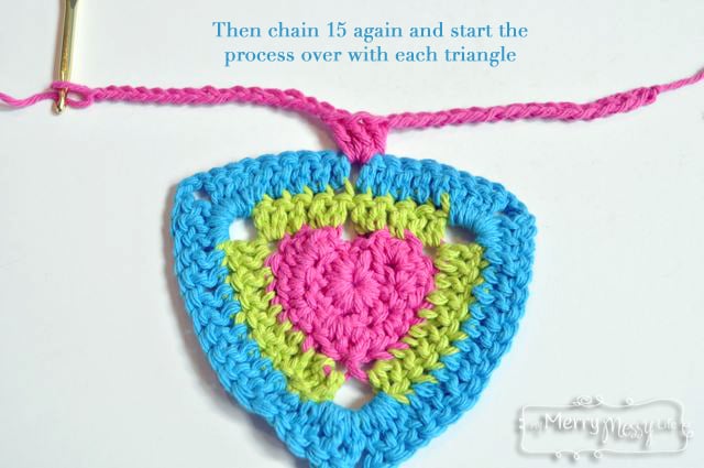 Crochet Valentine's Day Bunting - step 7 photo tutorial