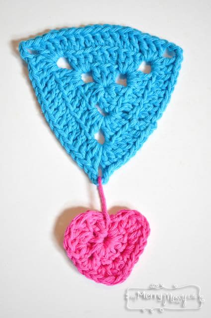 Crochet Valentine's Bunting - how to attach the hearts to the triangles