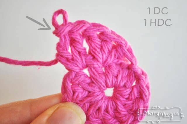 Free Easy Crochet Heart Pattern - photo tutorial step 1