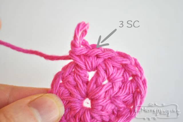 Simple Crochet Heart - Free Pattern and Tutorial - step 4