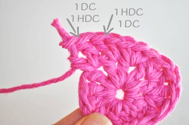 Simple Crochet Heart - Free Pattern and Tutorial - step 5