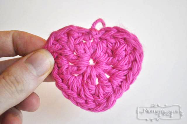Simple Crochet Heart - Free Pattern and Tutorial - finished heart