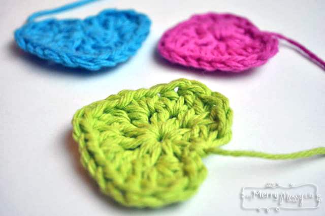 Simple Crochet Heart - Free Pattern and Photo Tutorial