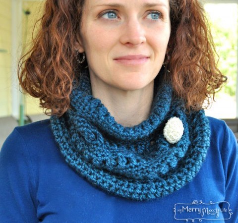 Crochet Cozy Cowl - Free Pattern and Photo Tutorial to teach the Reverse Double Crochet Stitch