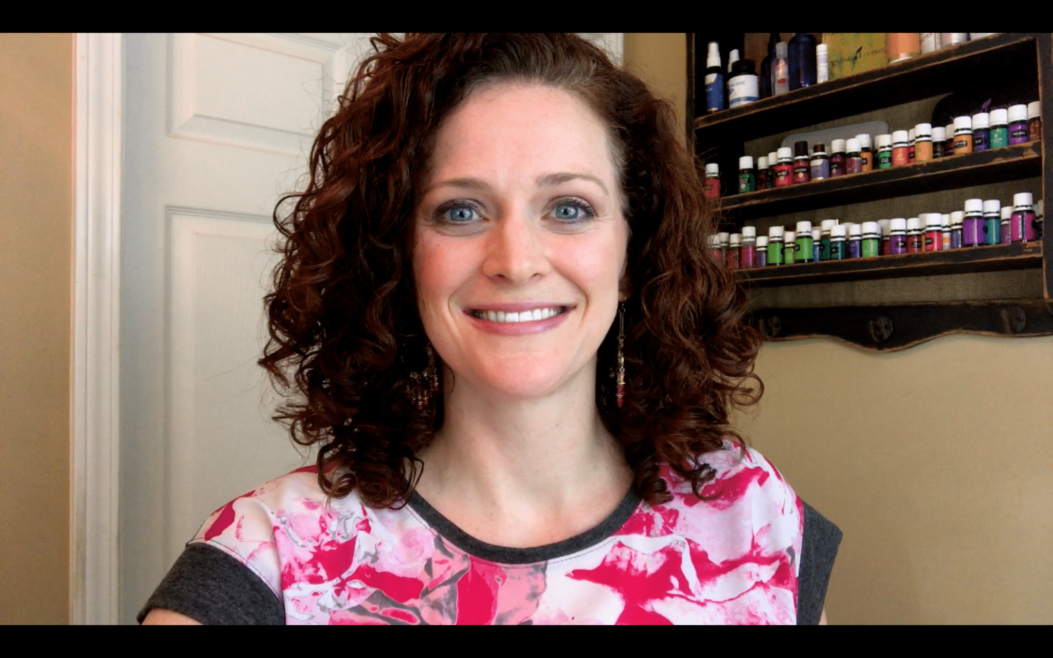 How to Refresh Curly Hair in Between Washings