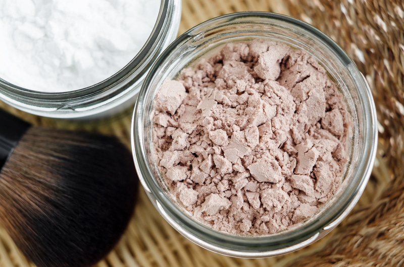 Homemade All Natural Face Powder Recipe - Use ingredients found in your kitchen - from My Merry Messy Life