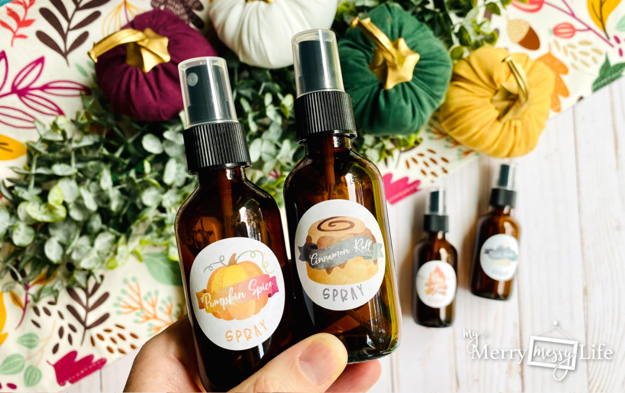 Fall Spray Bottle Recipes - Pumpkin Spice and Cinnamon Roll