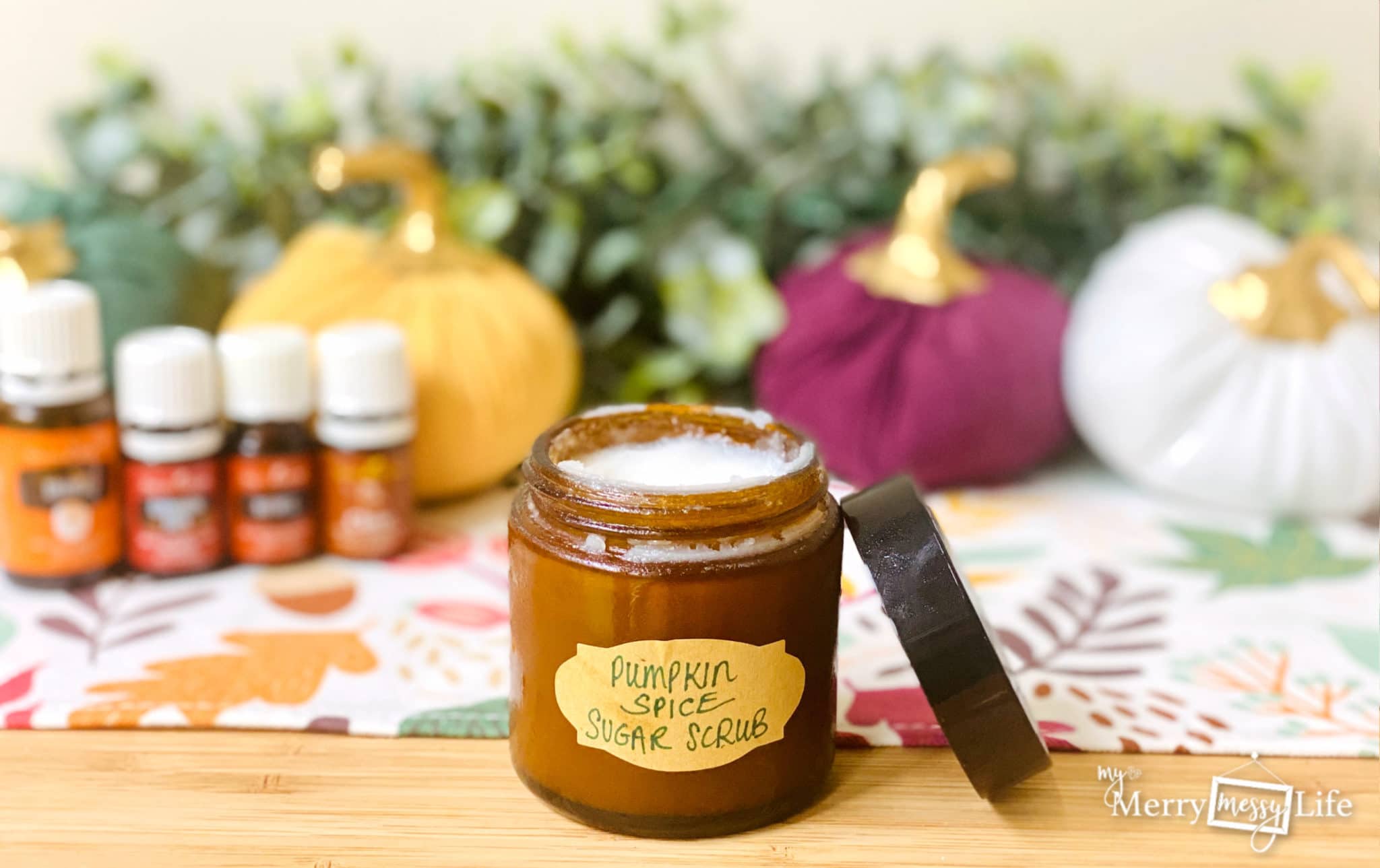 Natural Pumpkin Spice Sugar Scrub Recipe - bring your favorite fall scents into your beauty products! This luxurious recipe softens and exfoliates the skin and smells yummy!