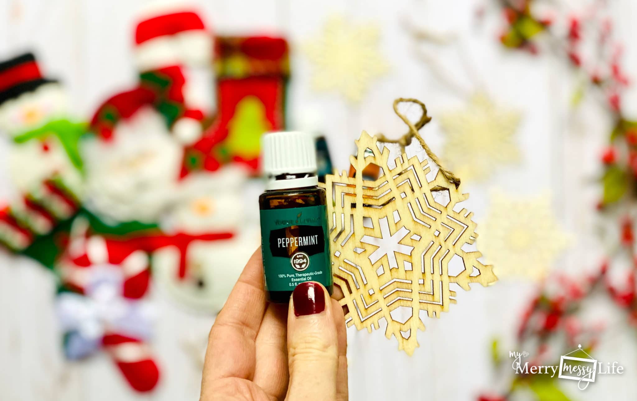 DIY Essential Oil Diffuser Ornaments - Peppermint and Wooden Christmas Ornaments for the Tree